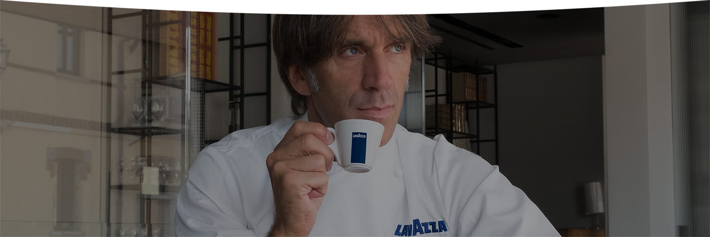 Universal Portacapsule Lavazza A Modo Mio Passionate, con Base Girevole di  360°, Argento, 32 Pezzi : : Casa e cucina