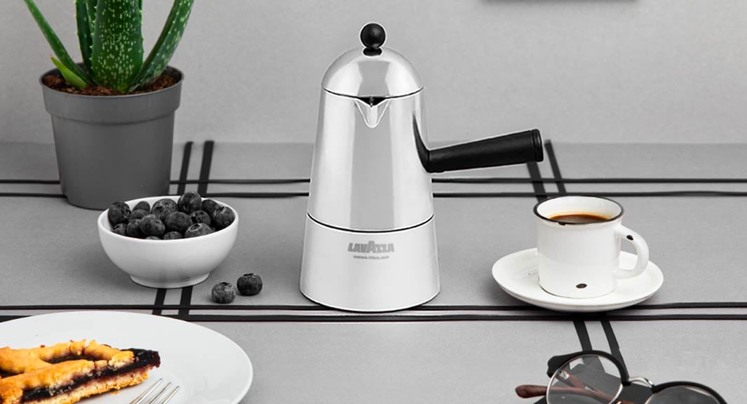 Come preparare il caffè con la caffettiera moka